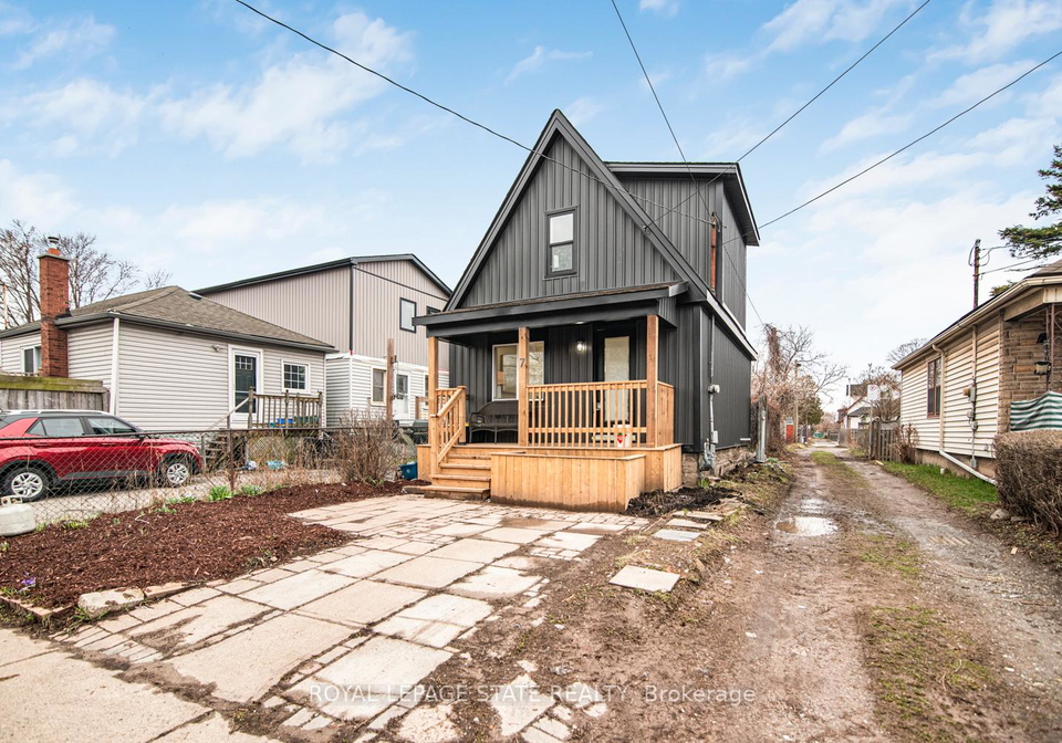 7-stapleton-avenue-hamilton-ontario-x12950238