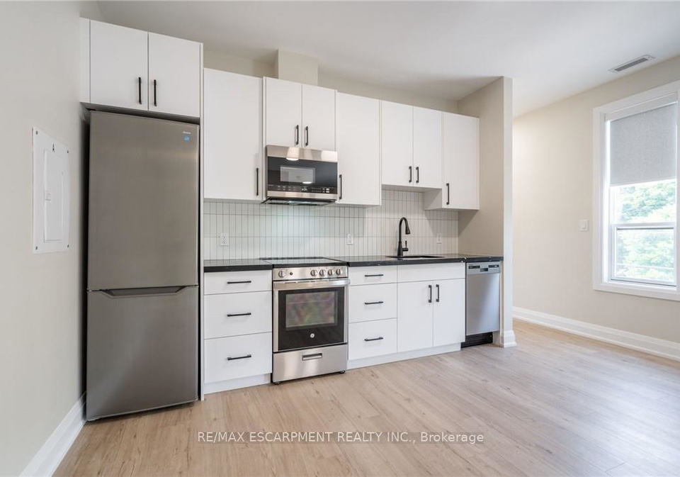 9-munn-street-hamilton-ontario-x12950902