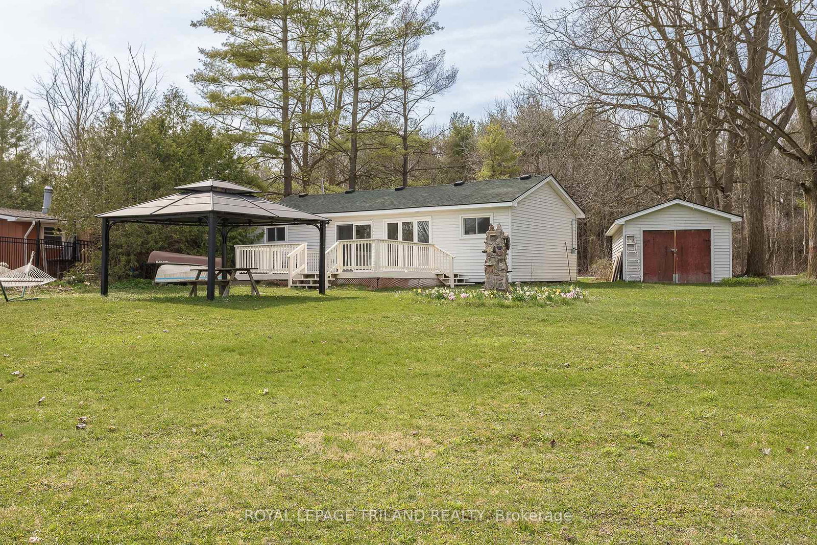 20927-lakeside-drive-thames-centre-ontario-x12950984