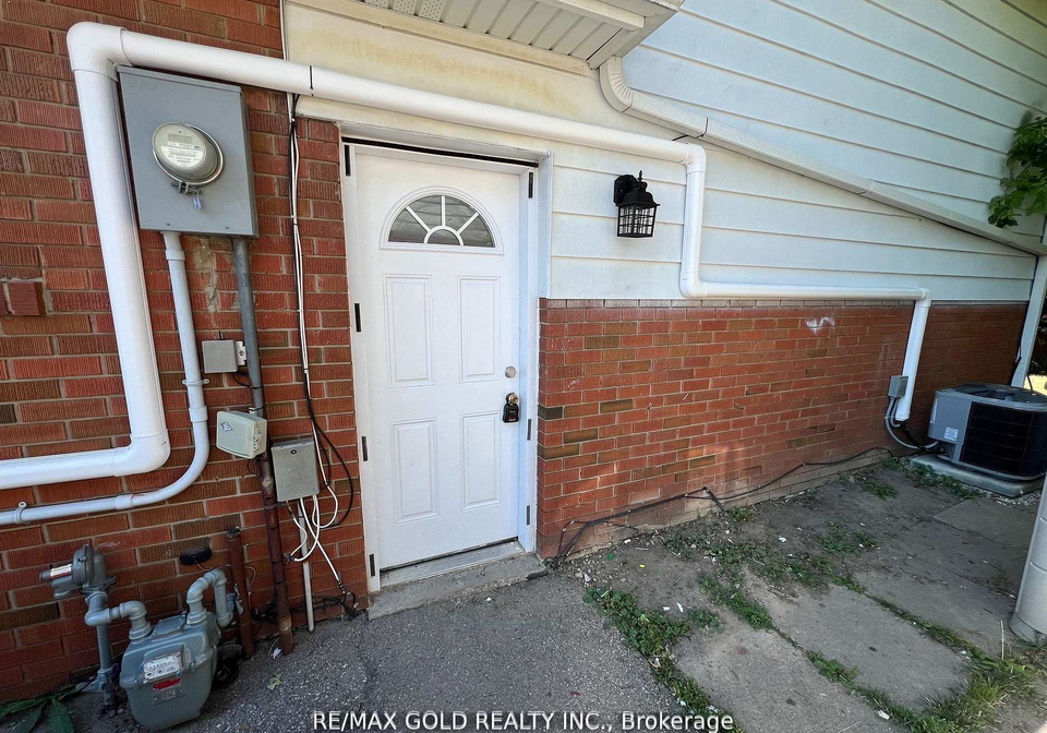 156-mooregate-crescent-kitchener-ontario-x12951146