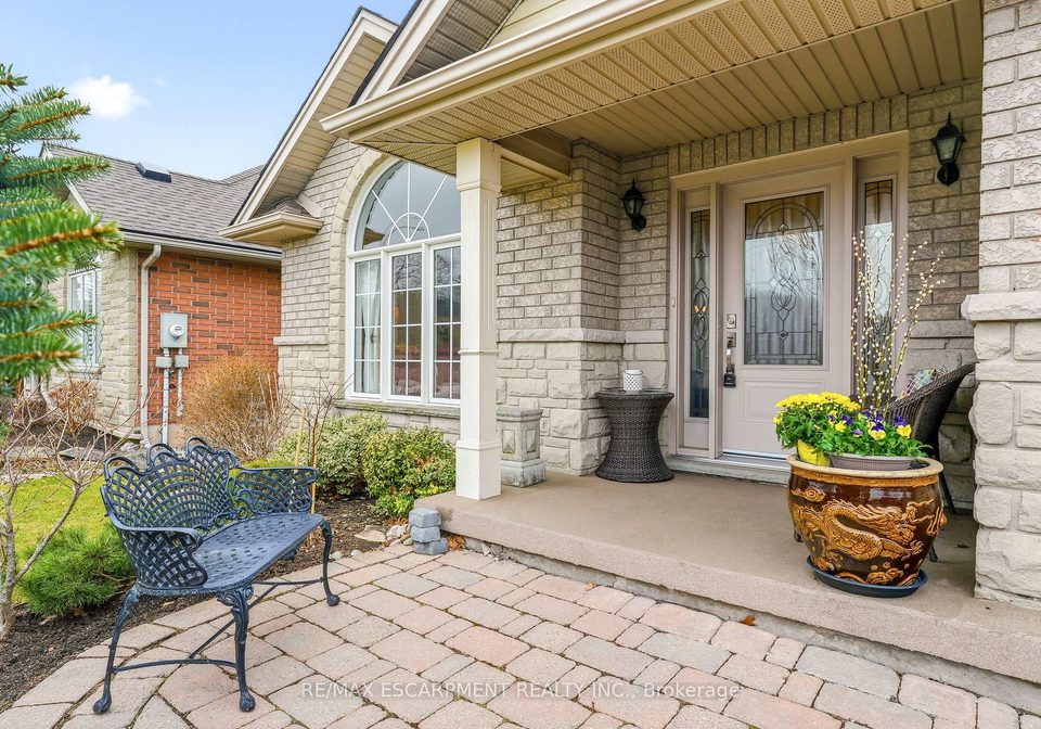 542-jerseyville-road-w-hamilton-ontario-x12951382
