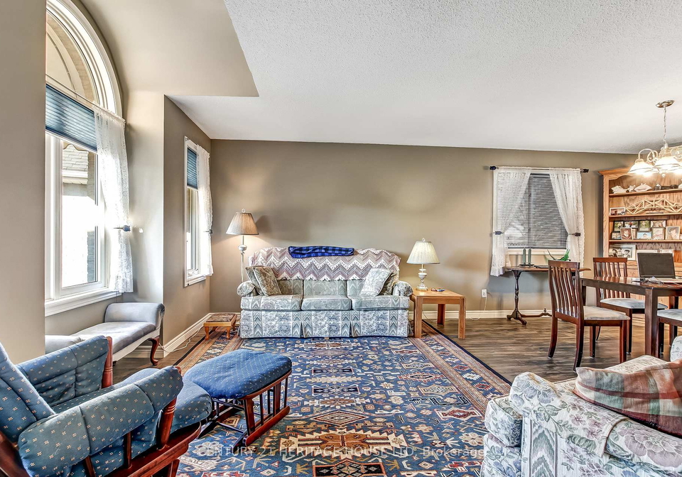 18-hickory-boulevard-w-strathroy-caradoc-ontario-x12951390