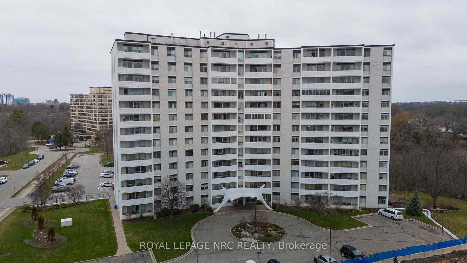 15-towering-heights-boulevard-n-st-catharines-ontario-x12951530