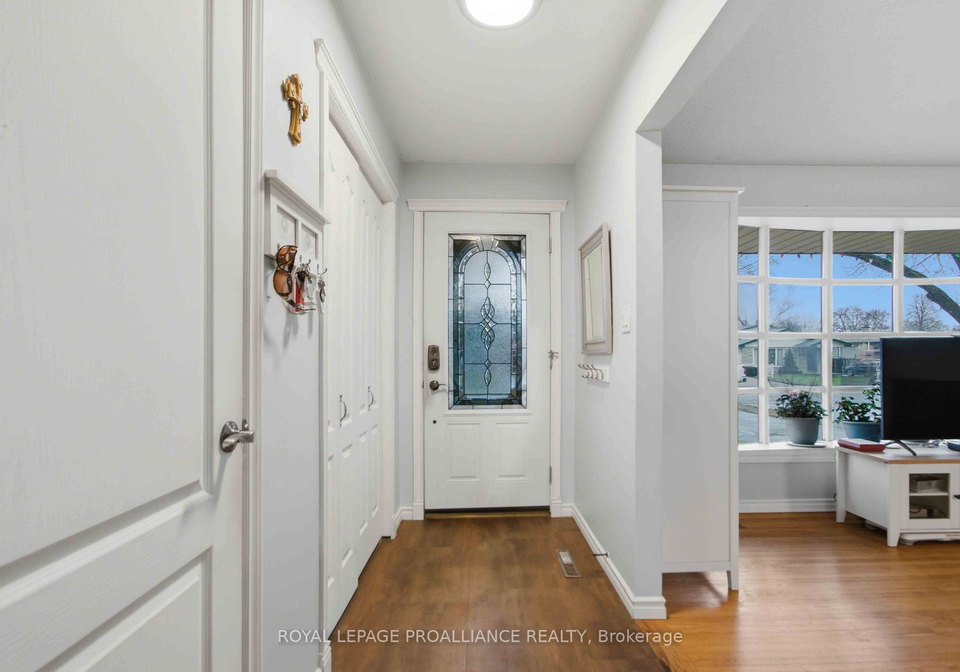 36-shoniker-avenue-quinte-west-ontario-x12951794