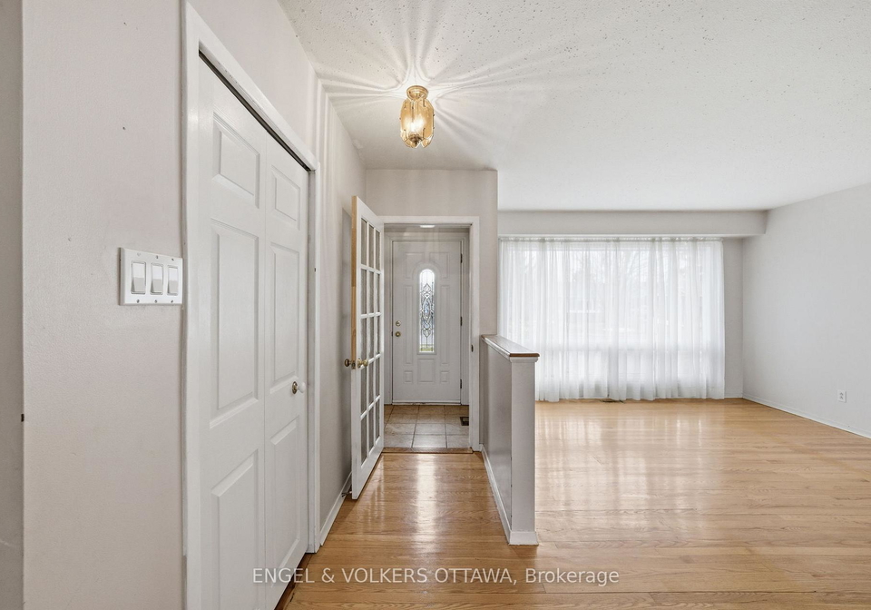 22-parkside-crescent-ottawa-ontario-x12952202
