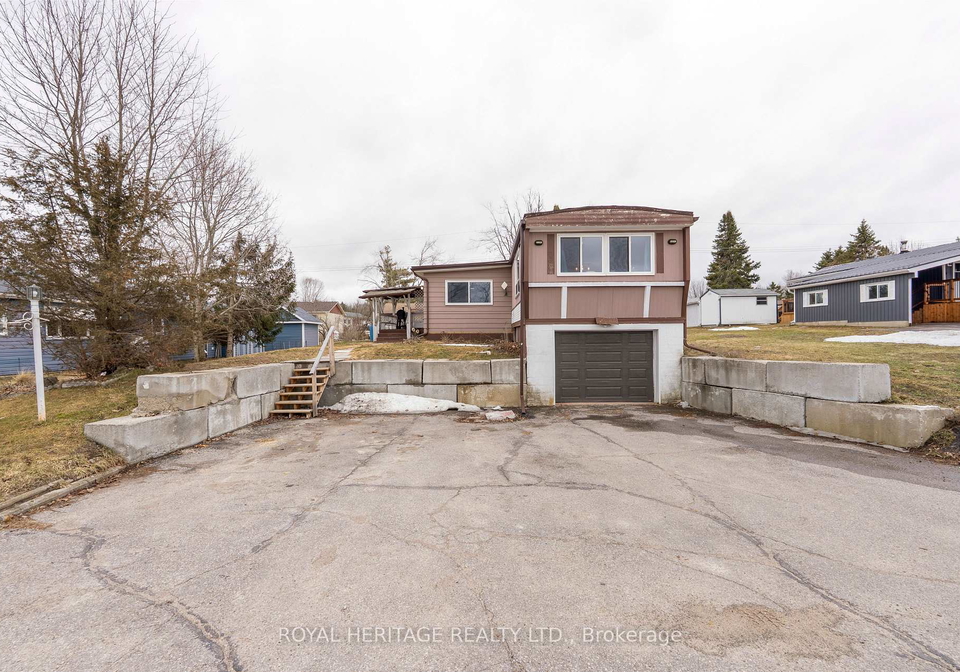 16-fenelon-way-kawartha-lakes-ontario-x12952358