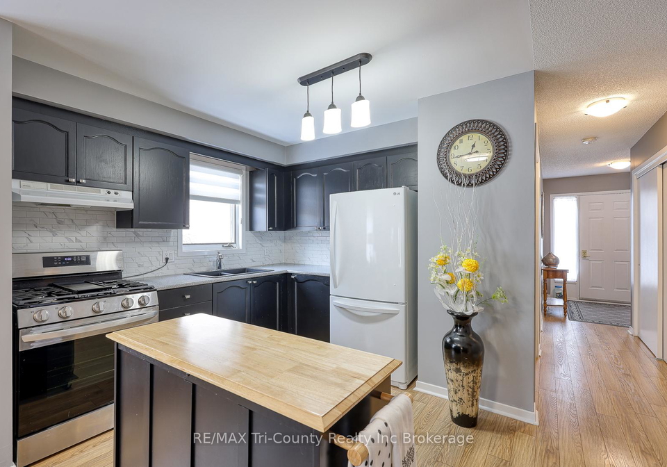 33-wilkins-crescent-tillsonburg-ontario-x12952572