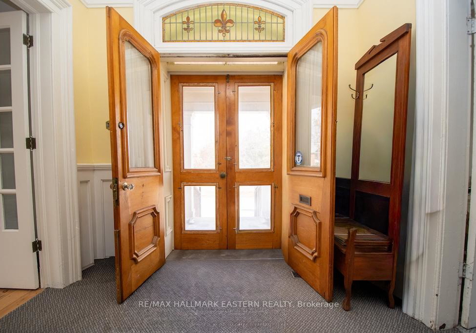 813-water-st-11-argyle-street-peterborough-ontario-x12952654