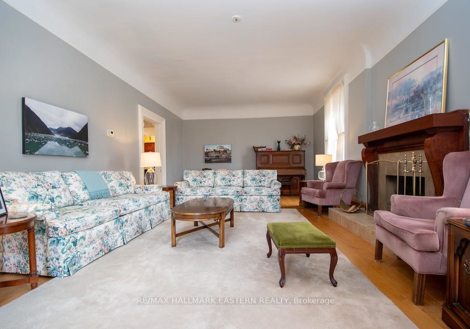 813-water-st-11-argyle-street-peterborough-ontario-x12952654