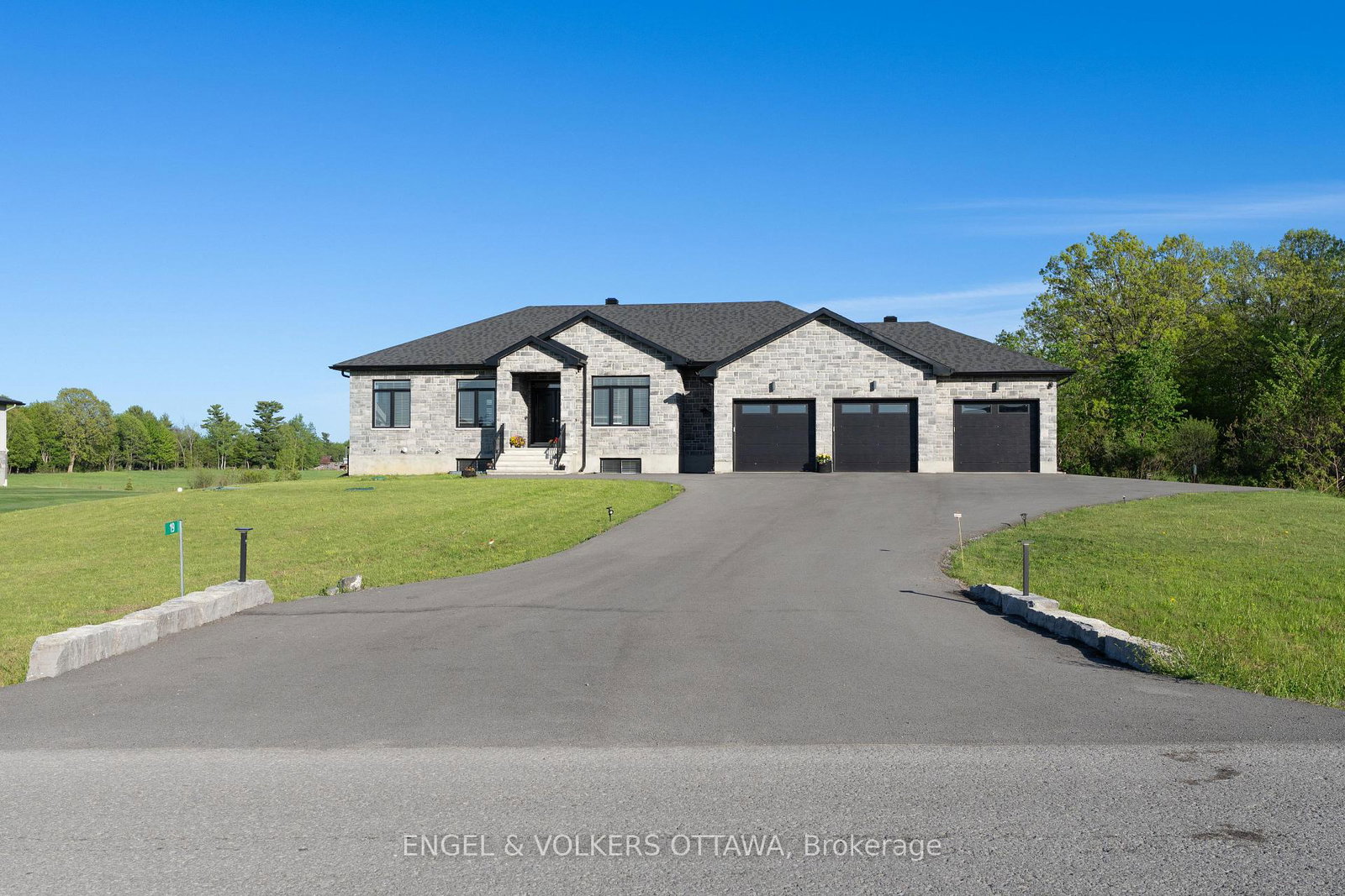 19-synergy-way-kanata-ontario-x12953158