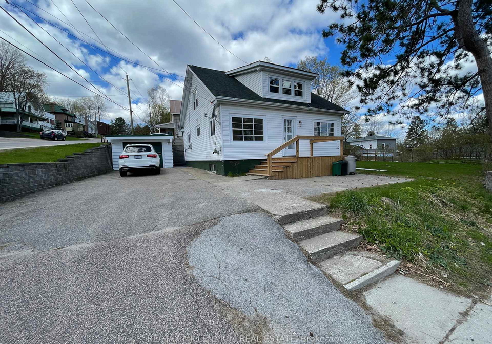 59-west-street-s-huntsville-ontario-x12953206