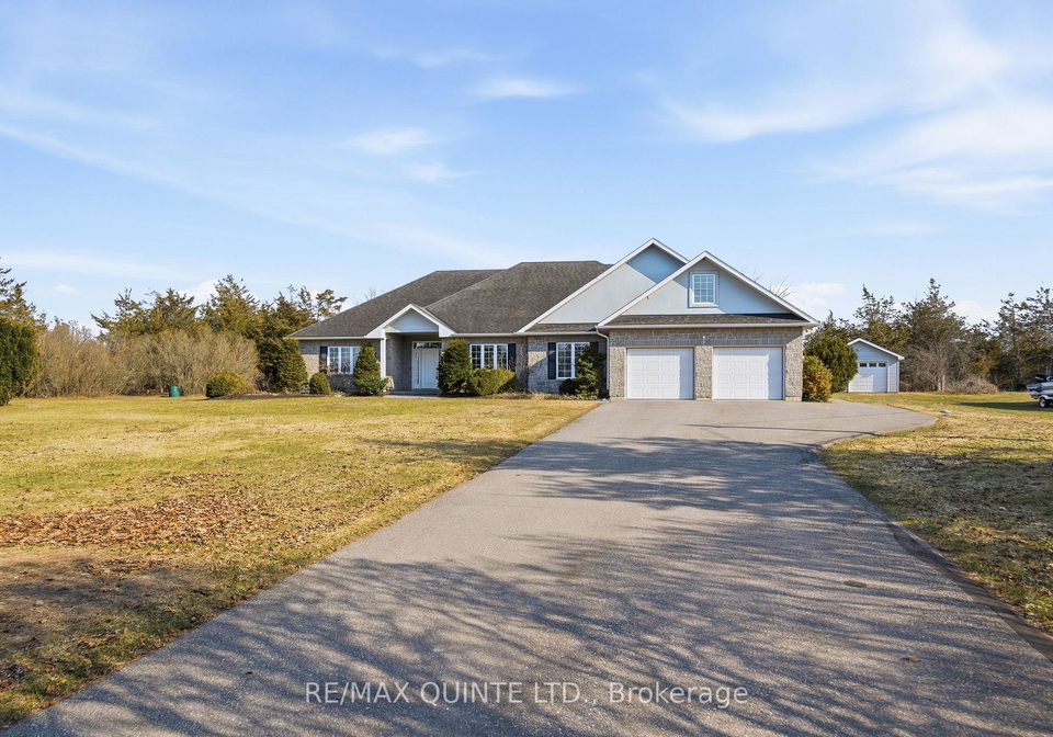 3717-county-road-3-prince-edward-county-ontario-x12953408