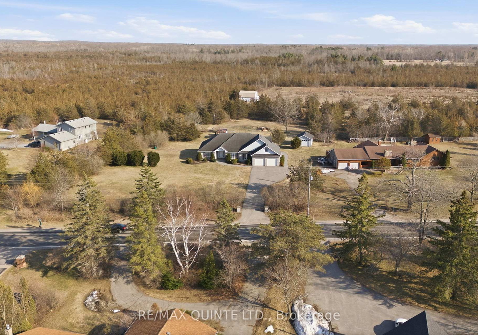3717-county-road-3-prince-edward-county-ontario-x12953408