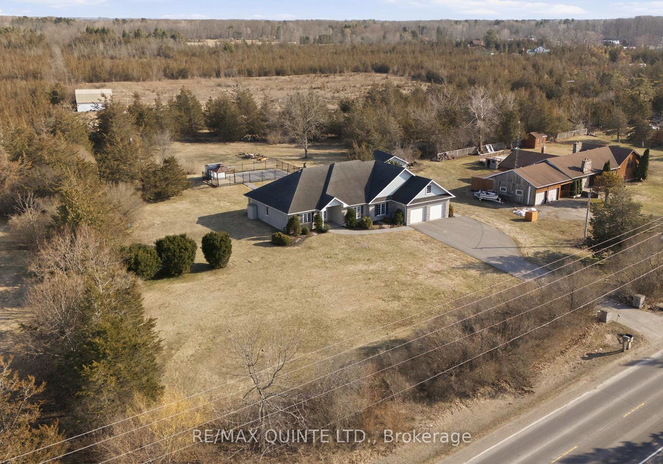 3717-county-road-3-prince-edward-county-ontario-x12953408