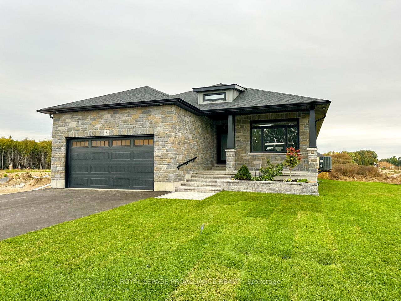 5-mackenzie-john-crescent-brighton-ontario-x12953458