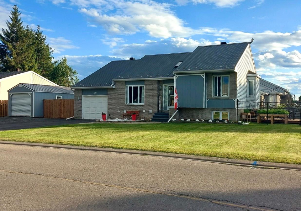 51-e-marcel-street-e-russell-ontario-x12953756