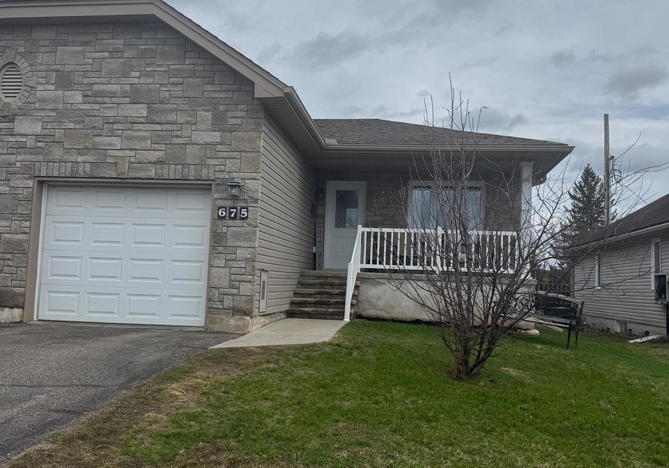 675-aberdeen-st-aberdeen-street-renfrew-ontario-x12954266