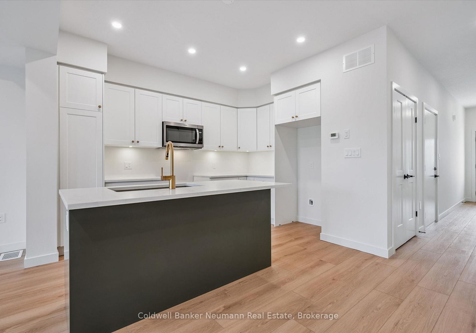 32-fieldstone-lane-centre-wellington-ontario-x12954650
