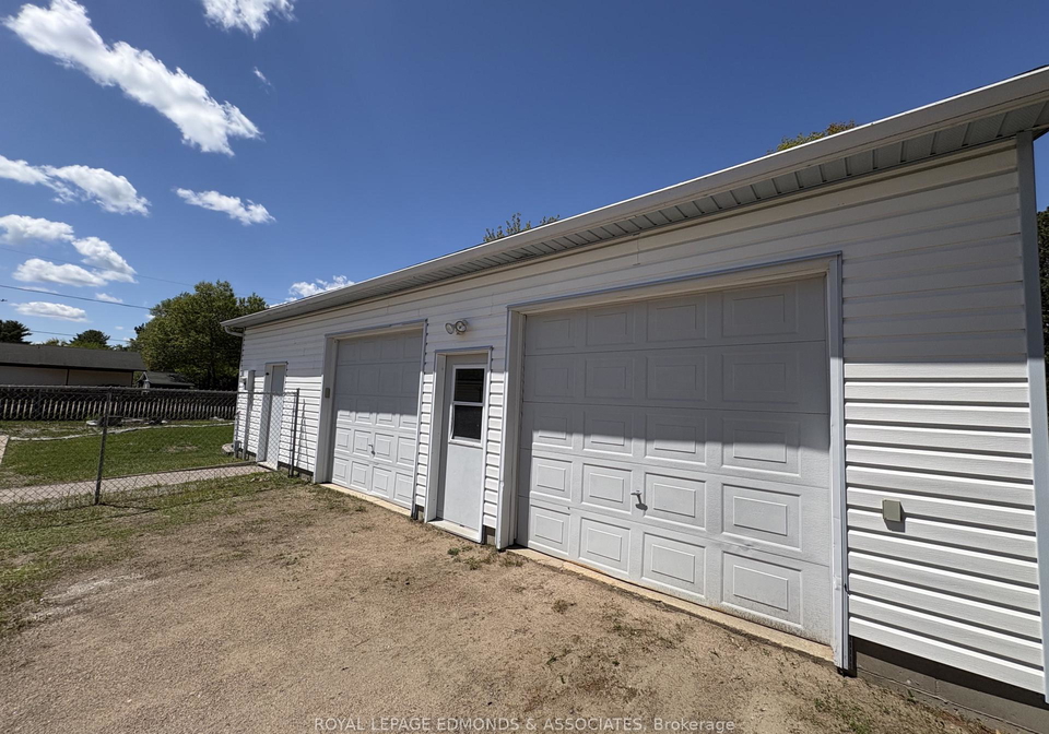 31-silke-drive-petawawa-ontario-x12955790
