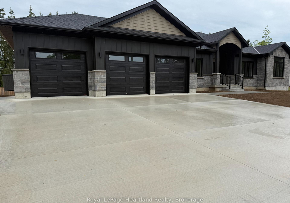 345-turnberry-street-north-huron-ontario-x12955900