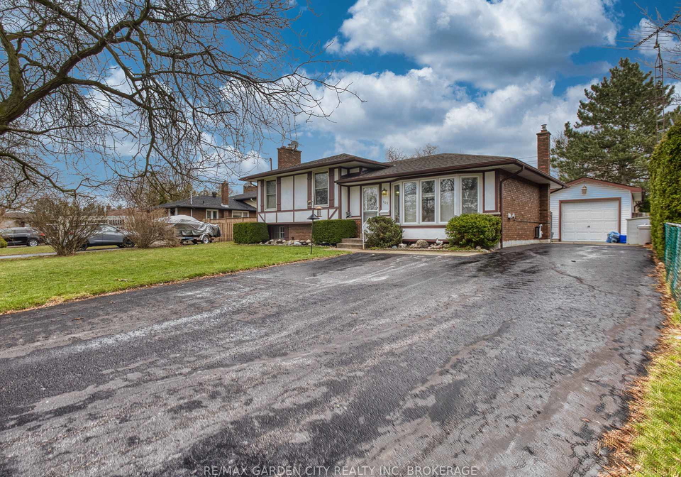 102-meredith-drive-st-catharines-ontario-x12956364