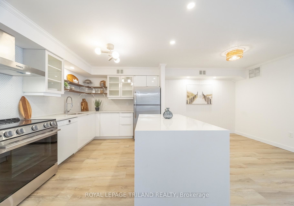 8-oak-street-lambton-shores-ontario-x12956574