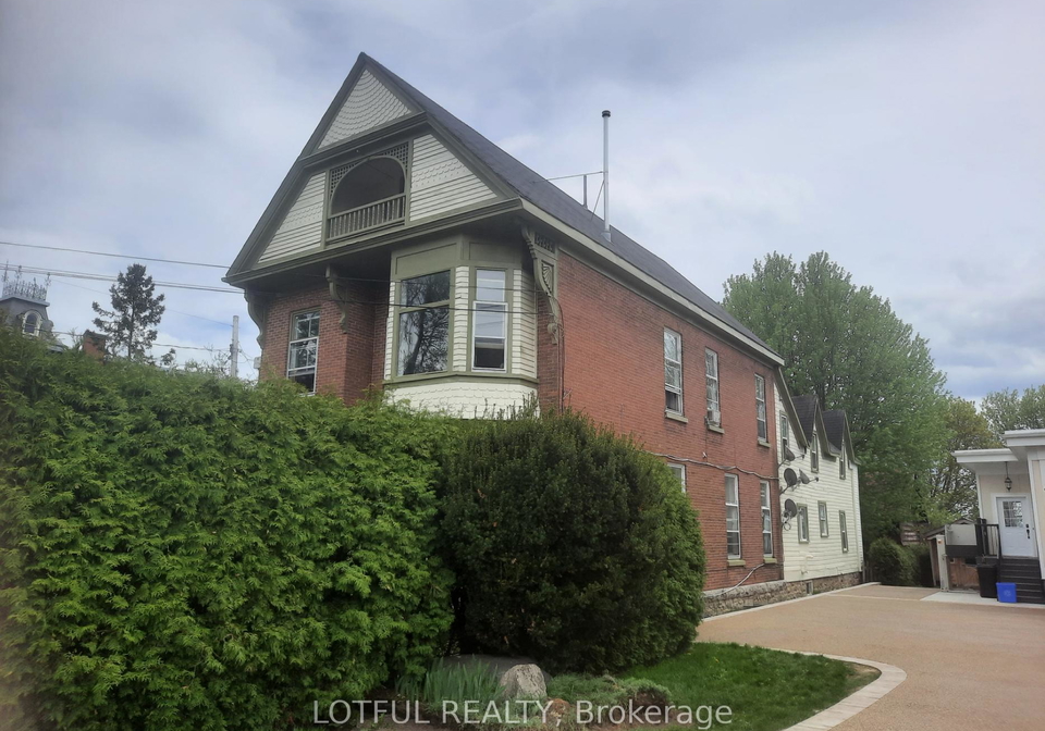 33-lakeshore-drive-south-dundas-ontario-x12956578