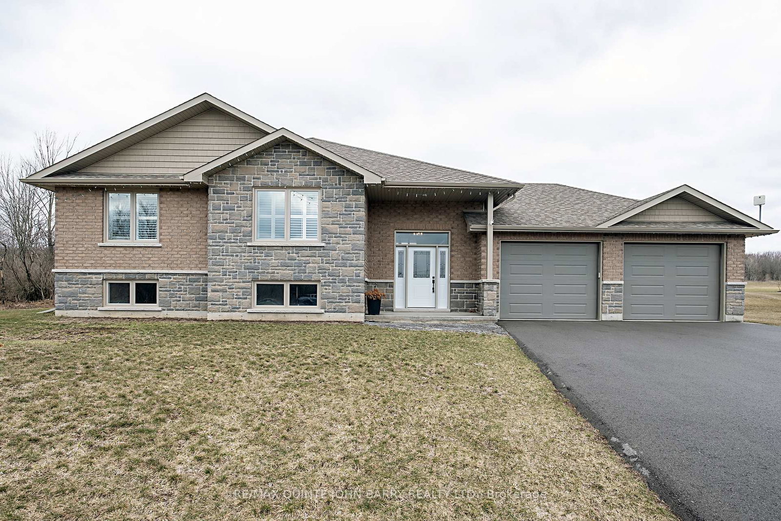 16532-highway-2-quinte-west-ontario-x12956720