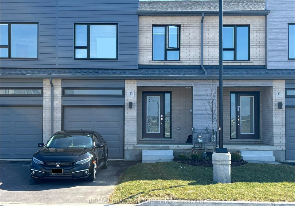 7-pin-oak-common-cambridge-ontario-x12956808