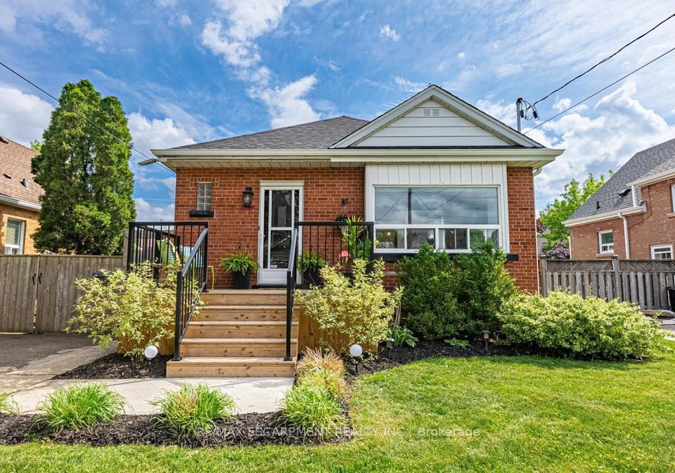42-sharon-avenue-hamilton-ontario-x12957166