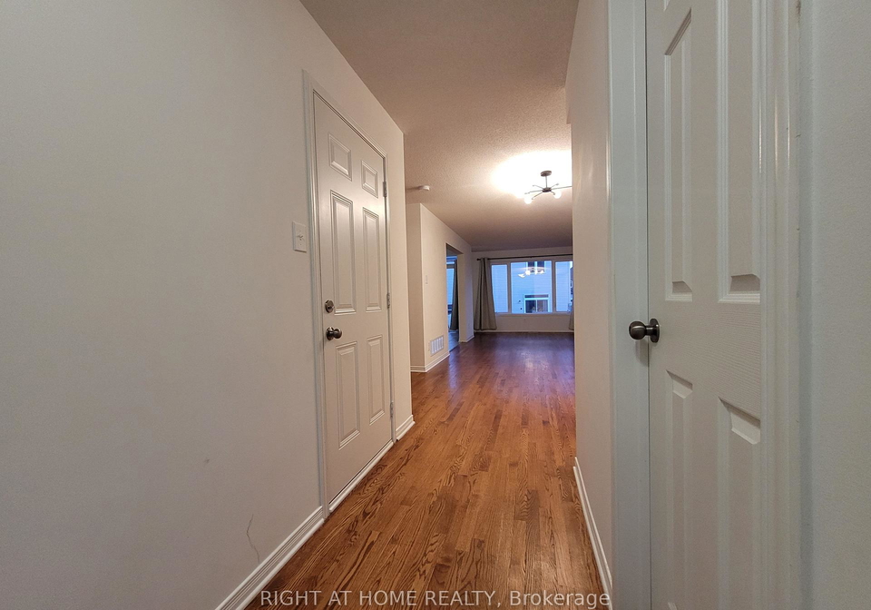 204-rolling-meadow-crescent-ottawa-ontario-x12957234