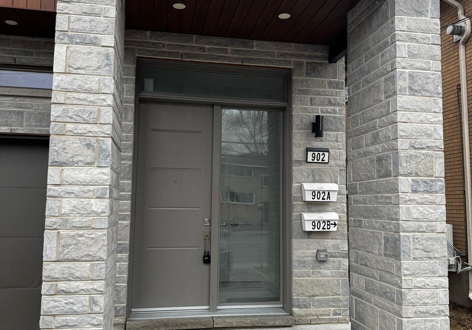 902-a-pinecrest-road-ottawa-ontario-x12958664