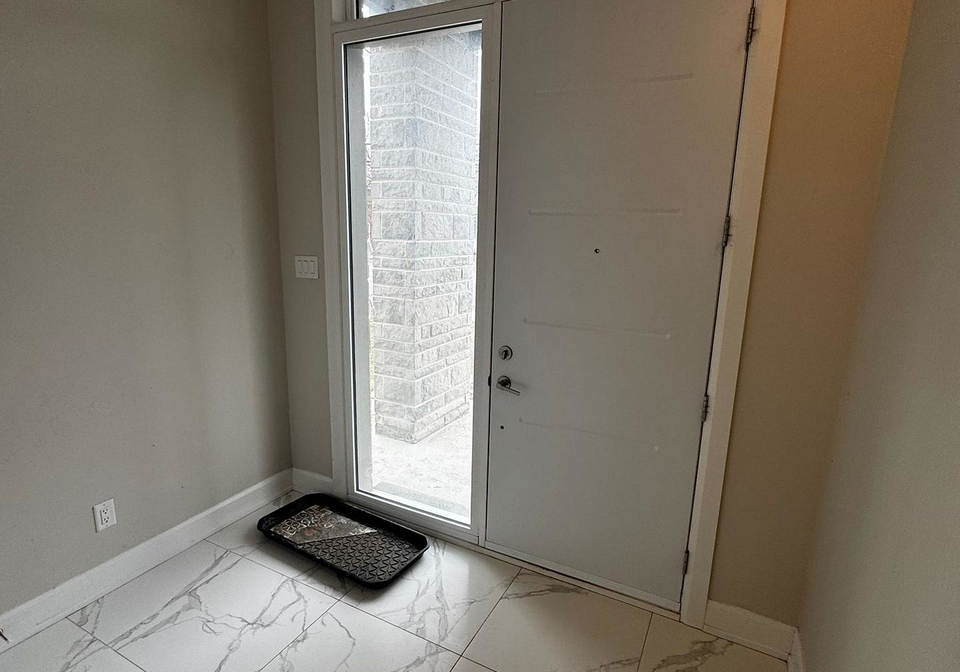 902-a-pinecrest-road-ottawa-ontario-x12958664