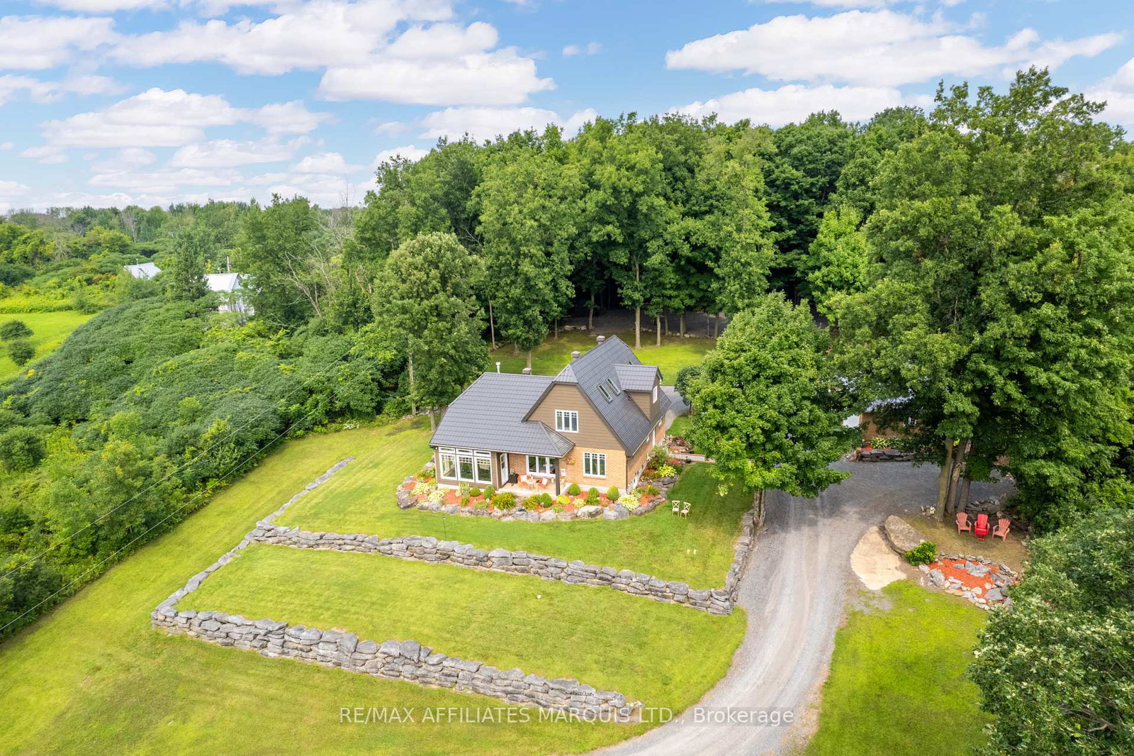 18833-paragon-road-south-glengarry-ontario-x12958834