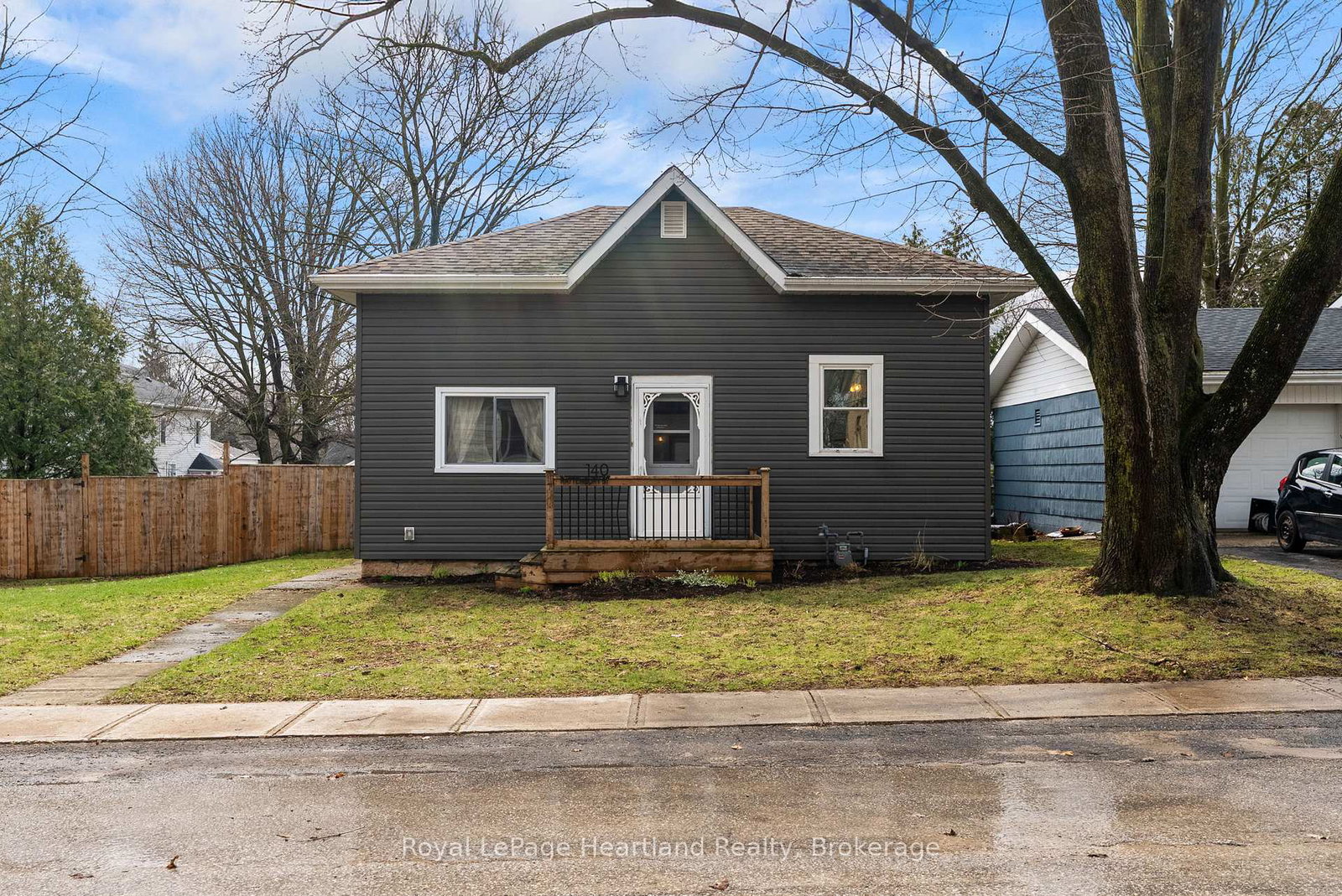 140-rattenbury-street-w-central-huron-ontario-x12959504