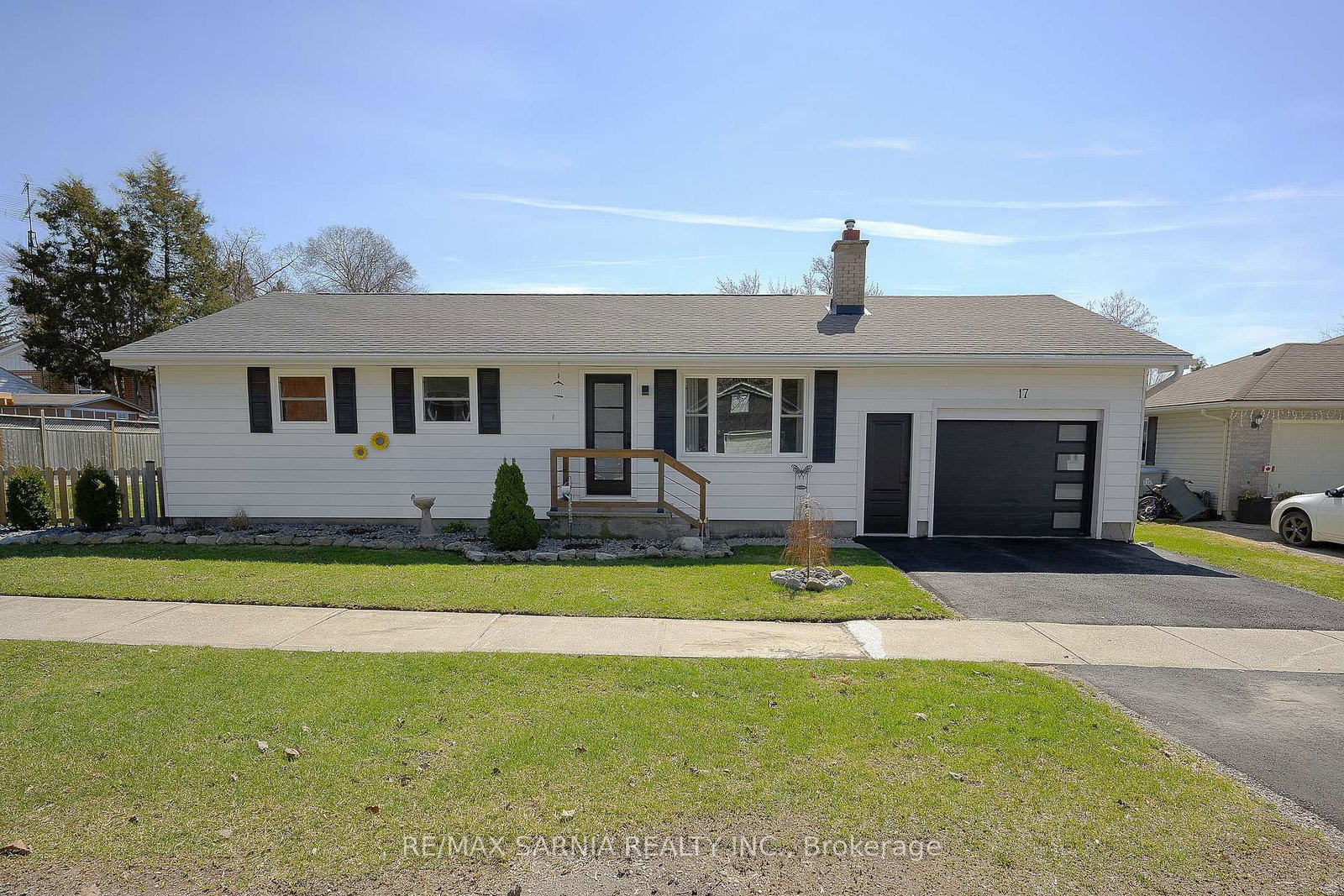 17-wellington-street-lambton-shores-ontario-x12959904