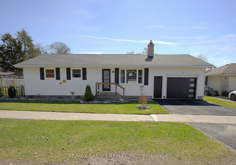 17-wellington-street-lambton-shores-ontario-x12959904