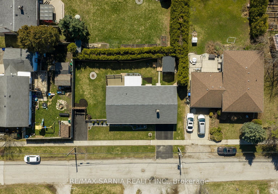 17-wellington-street-lambton-shores-ontario-x12959904