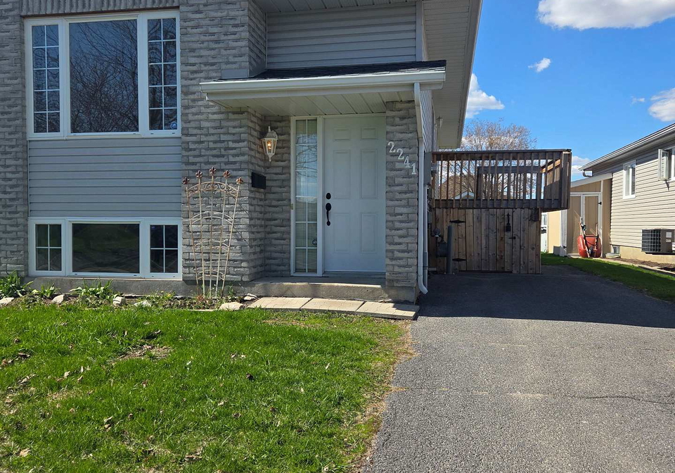 2241-glen-brook-drive-cornwall-ontario-x12960126