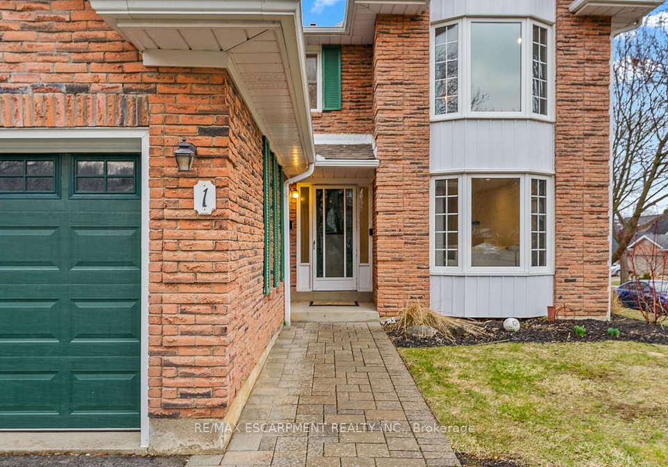 1-parkway-place-hamilton-ontario-x12960496