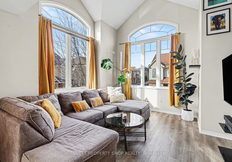 579-reardon-private-ottawa-ontario-x12961500