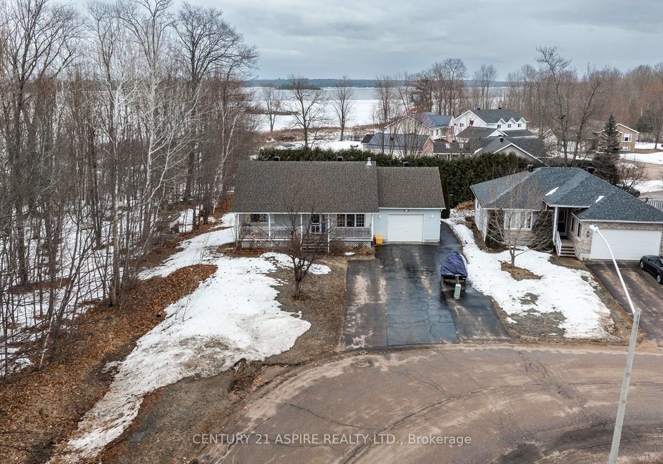 27-bayshore-drive-petawawa-ontario-x12962426