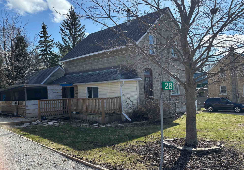 28-queen-street-w-brockton-ontario-x12962614