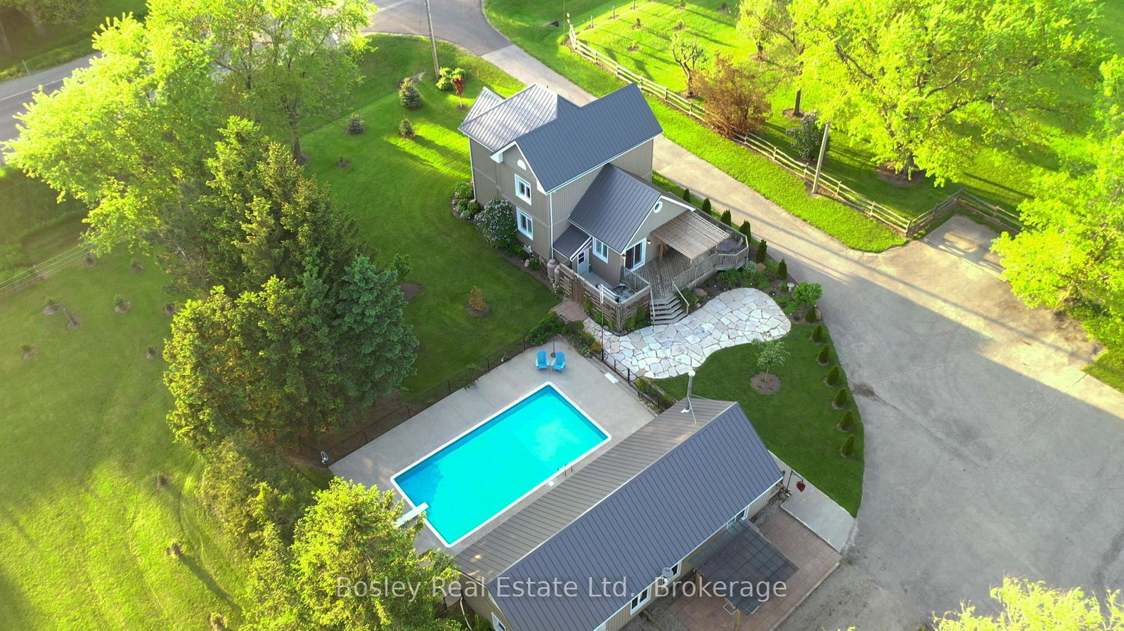 2999-road-119-rr-7-perth-south-ontario-x12962634