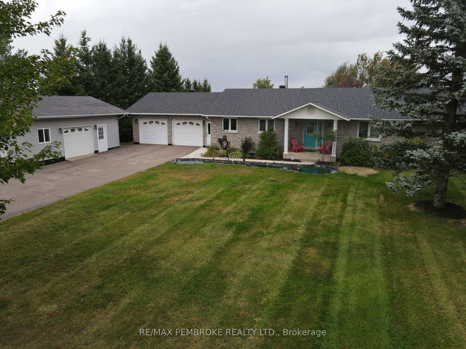 56-robertson-drive-whitewater-region-ontario-x12962636