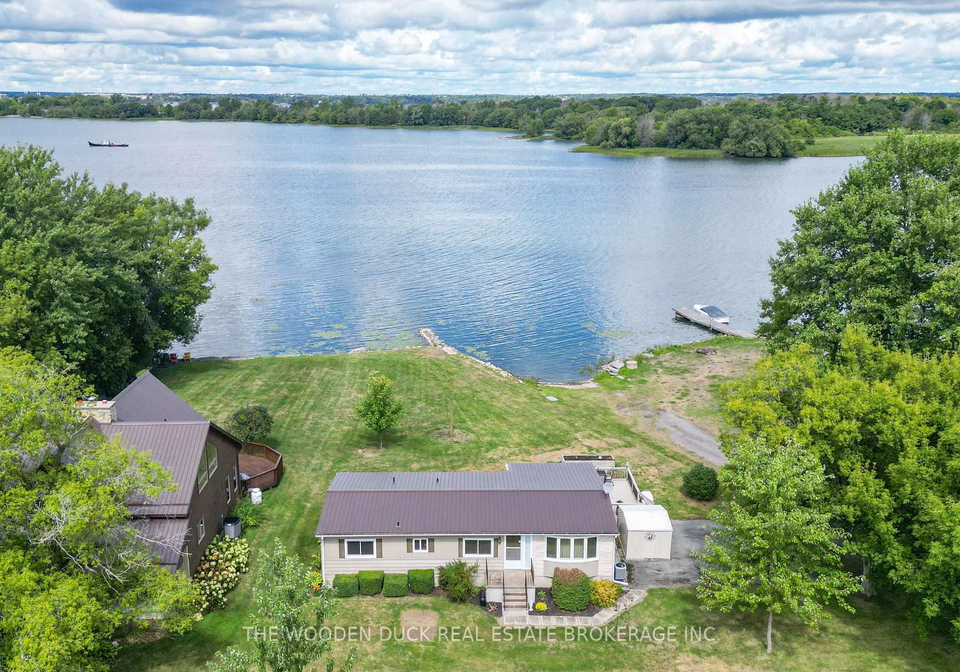 1314-96-highway-frontenac-islands-ontario-x12962694