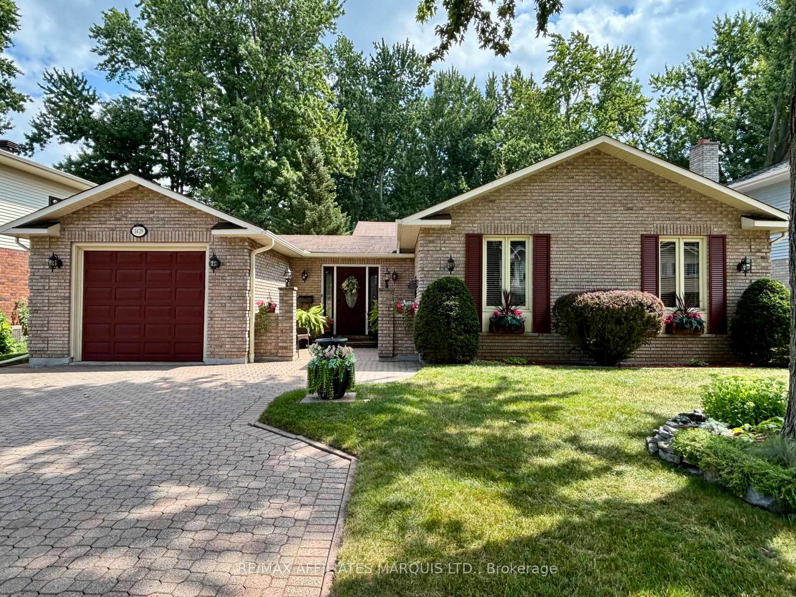 1429-holy-cross-boulevard-cornwall-ontario-x12963054