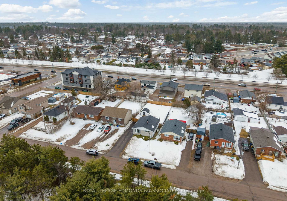 20-wilbert-street-petawawa-ontario-x12963590