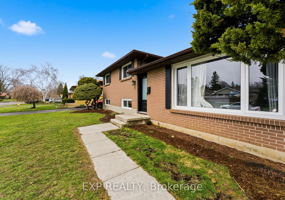 1-nelles-avenue-quinte-west-ontario-x12964258