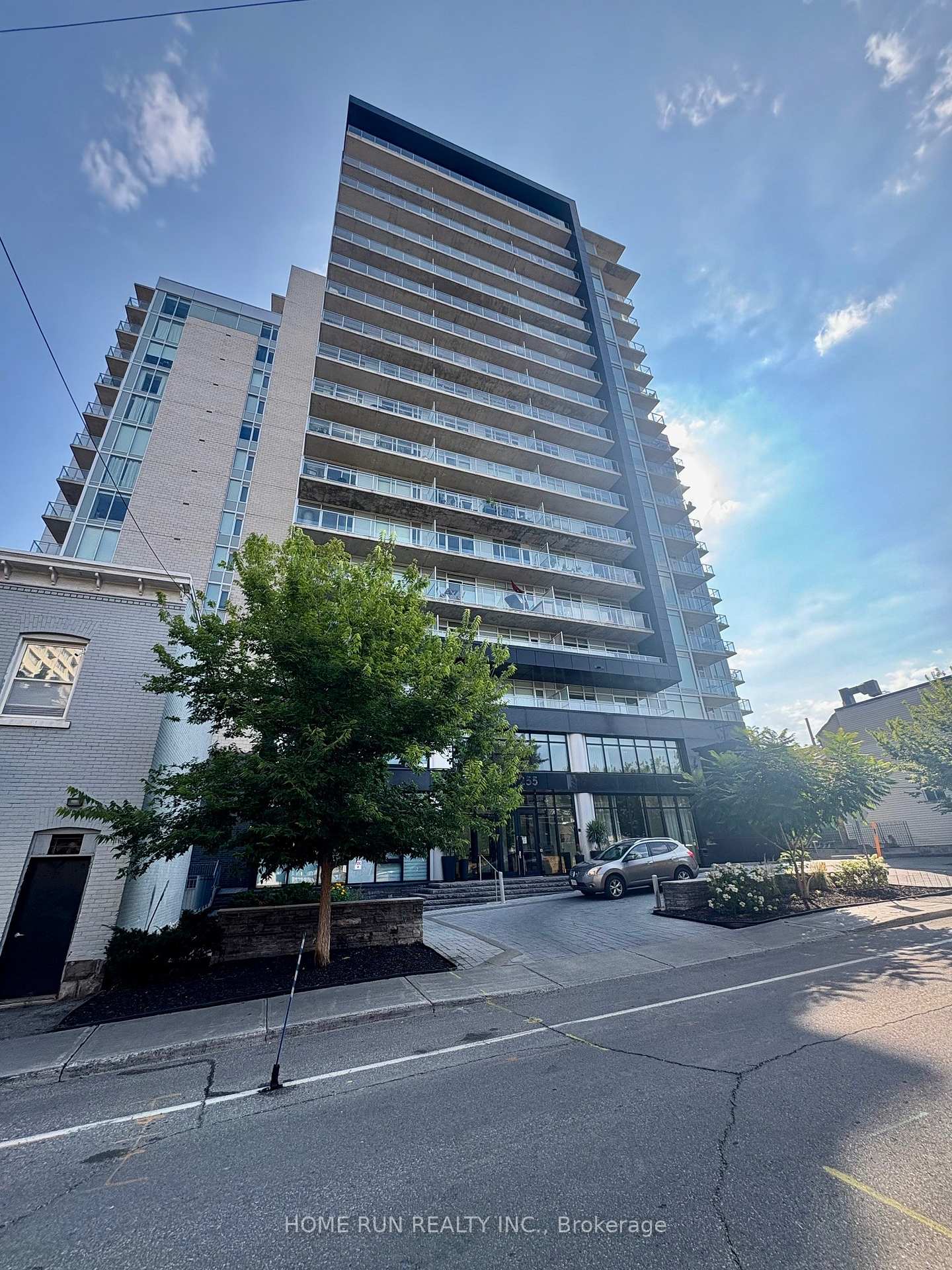 255-bay-street-ottawa-ontario-x12964618